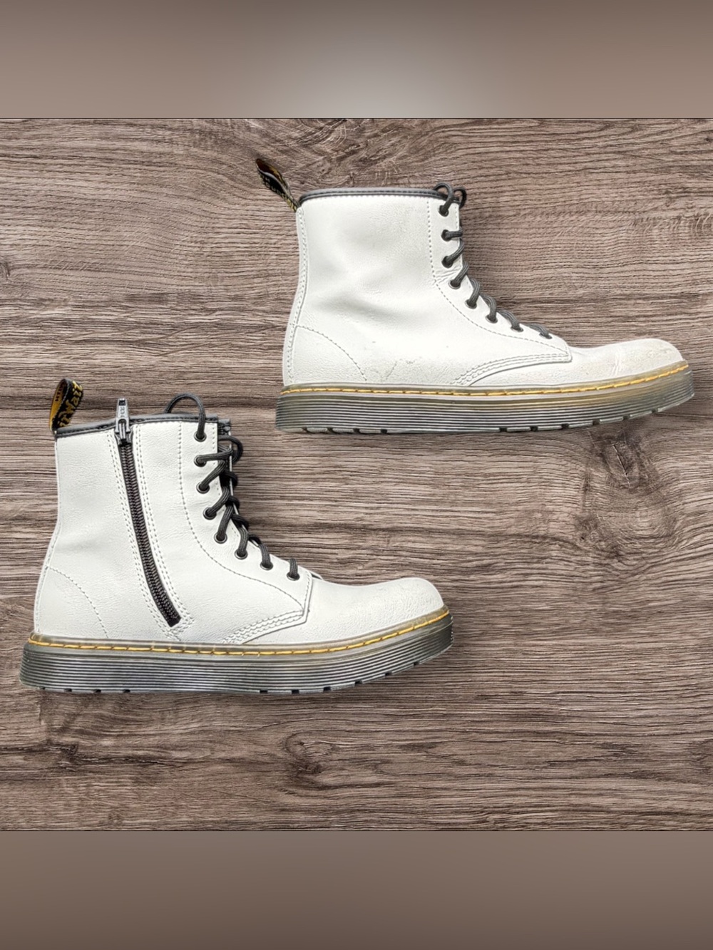 Girls White Dr. Martens Size 4 - Picture 4 of 6